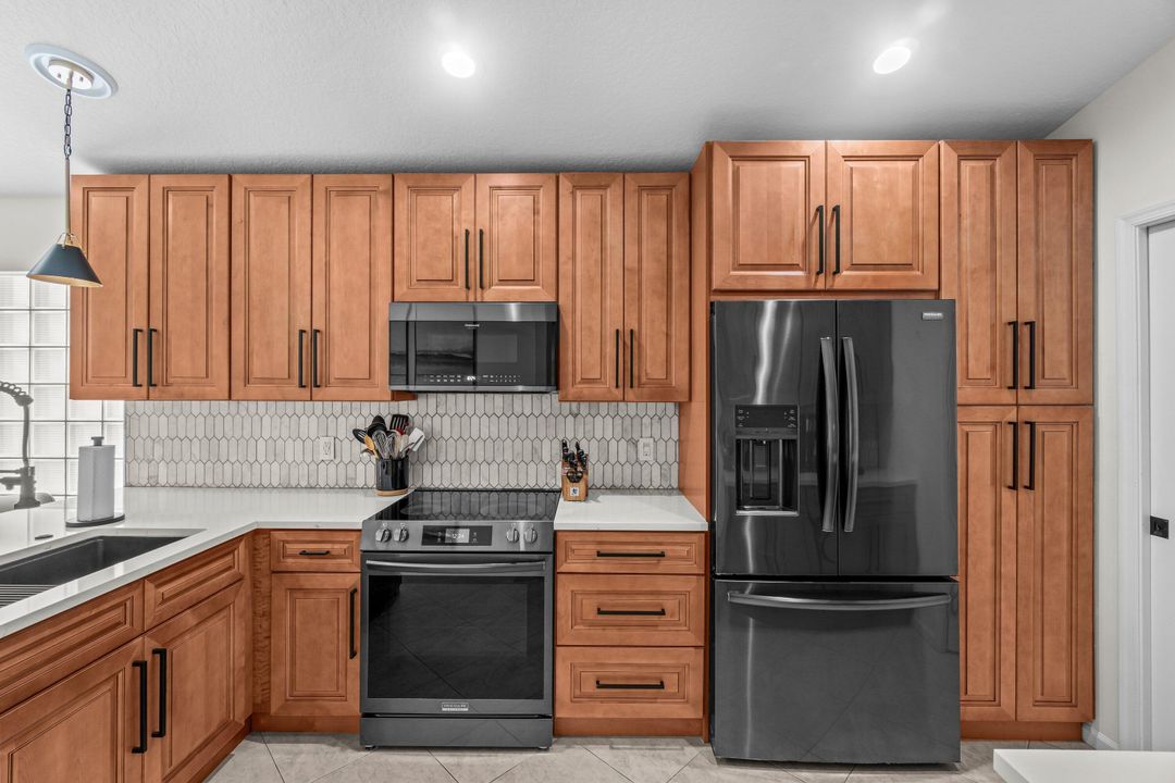 For Sale: $550,000 (3 beds, 2 baths, 2033 Square Feet)