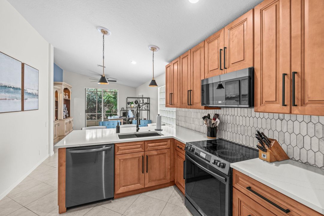 For Sale: $550,000 (3 beds, 2 baths, 2033 Square Feet)