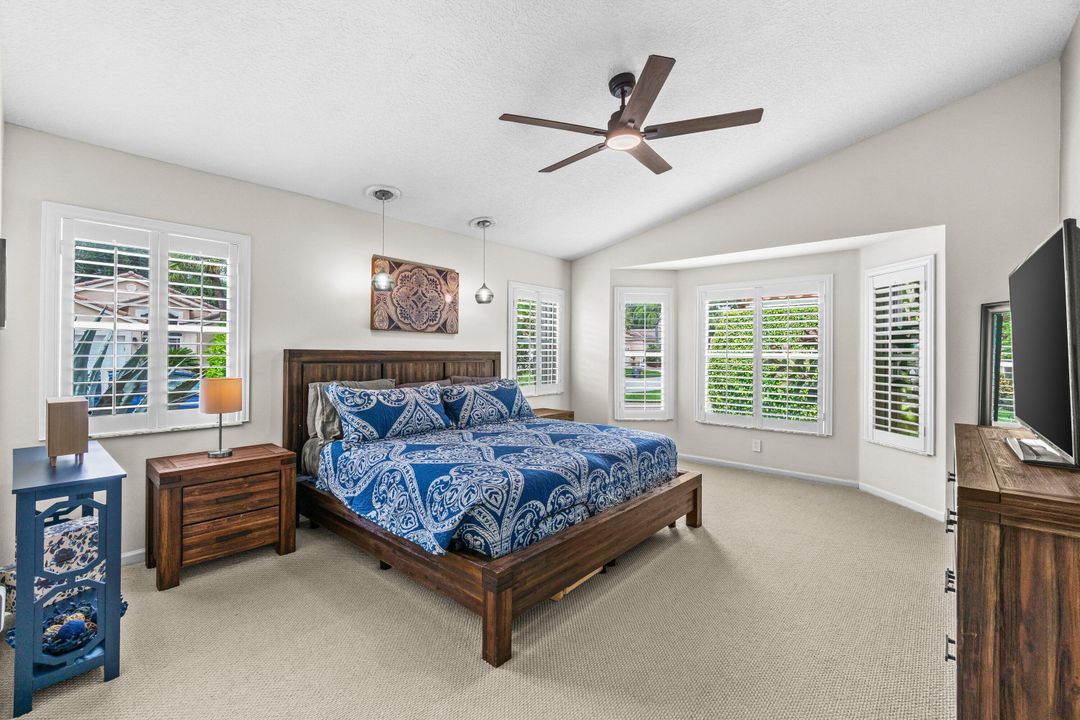 For Sale: $550,000 (3 beds, 2 baths, 2033 Square Feet)