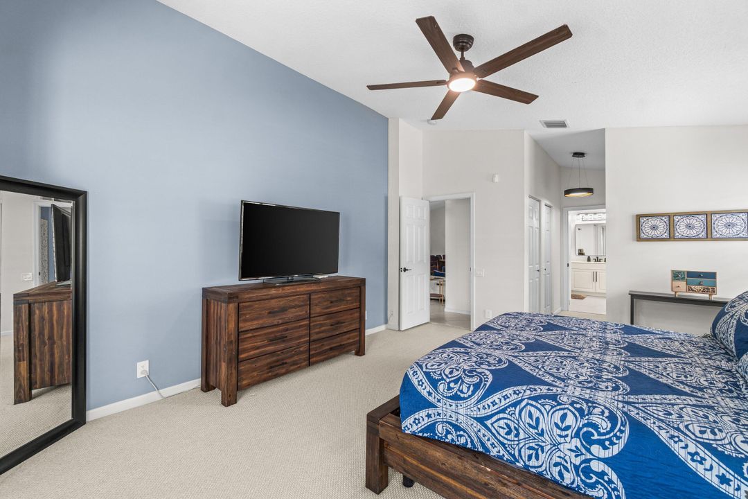 For Sale: $550,000 (3 beds, 2 baths, 2033 Square Feet)