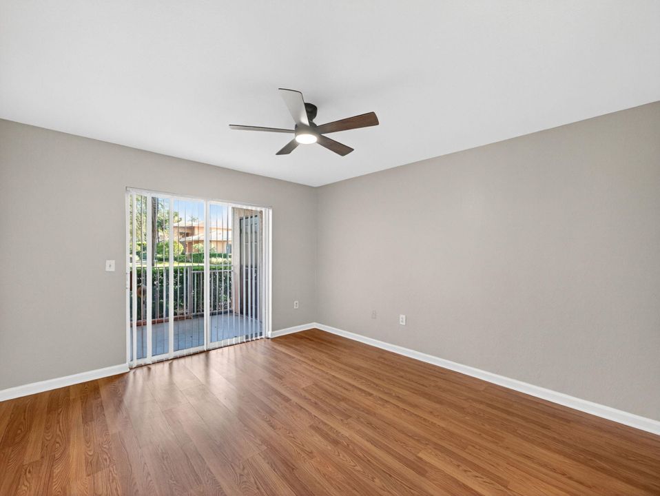 For Rent: $2,100 (3 beds, 2 baths, 1321 Square Feet)