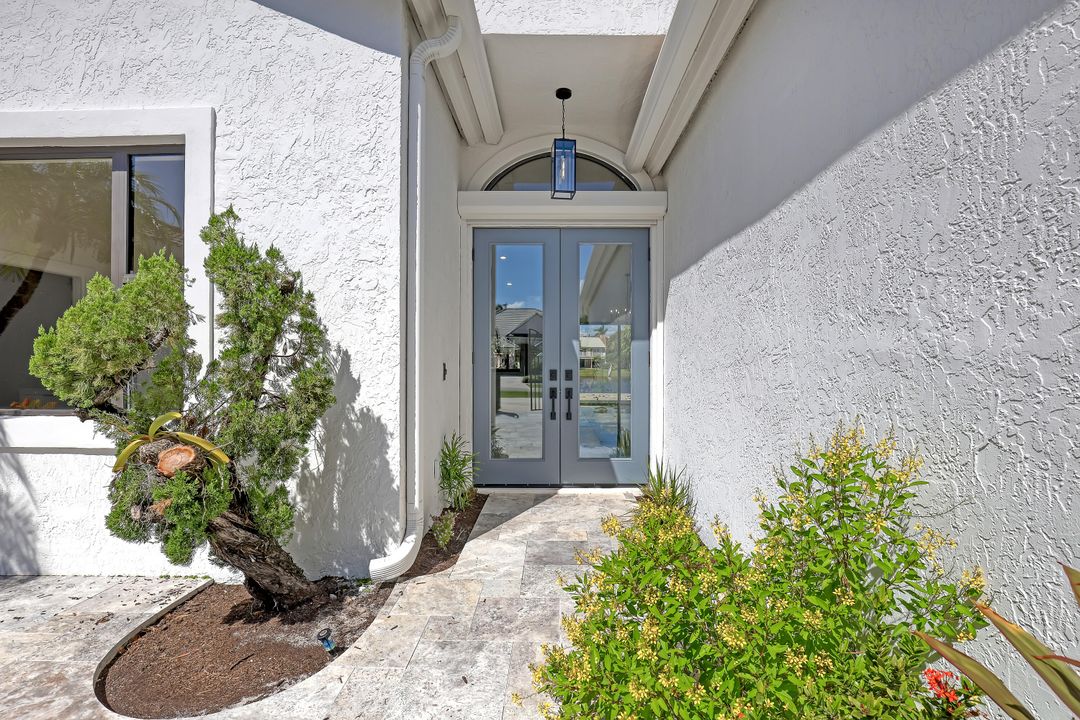 En Venta: $3,599,000 (4 camas, 3 baños, 3000 Pies cuadrados)