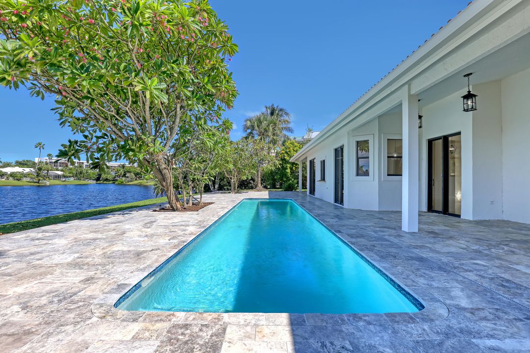 En Venta: $3,599,000 (4 camas, 3 baños, 3000 Pies cuadrados)