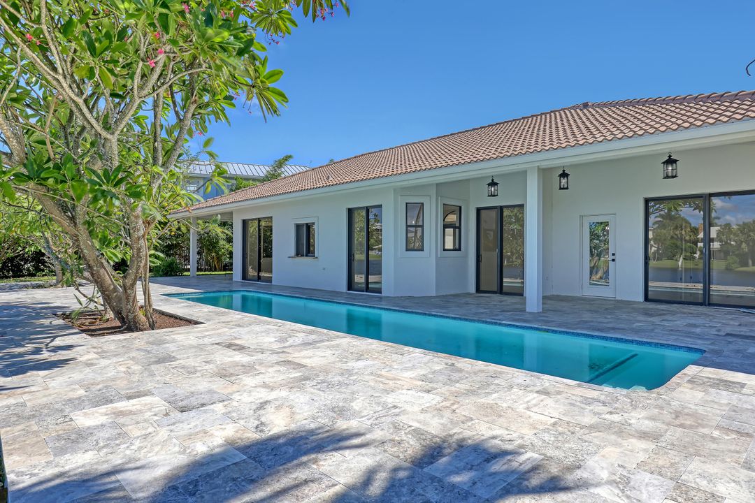 En Venta: $3,599,000 (4 camas, 3 baños, 3000 Pies cuadrados)