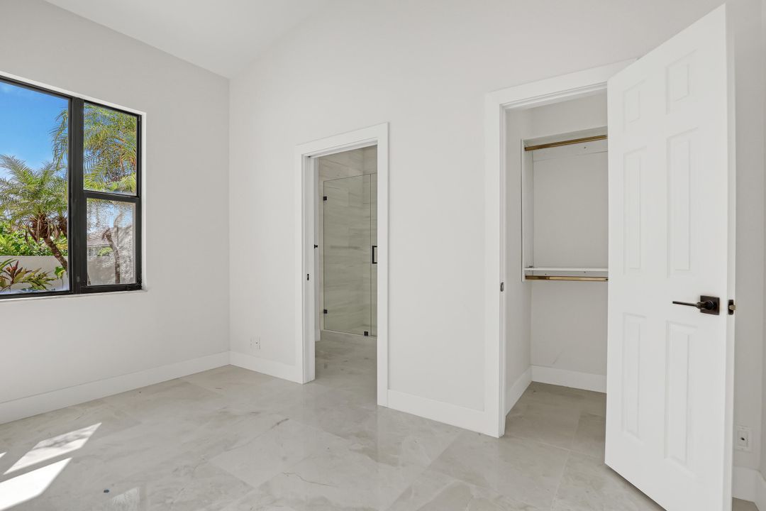 En Venta: $3,599,000 (4 camas, 3 baños, 3000 Pies cuadrados)