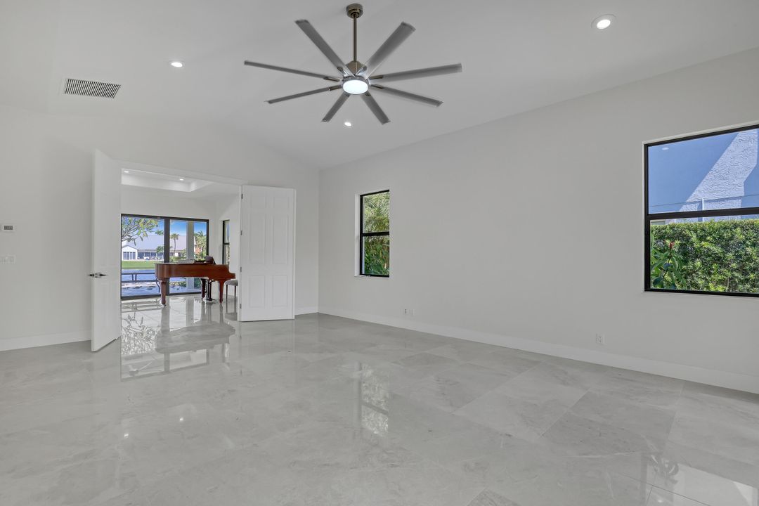 En Venta: $3,599,000 (4 camas, 3 baños, 3000 Pies cuadrados)