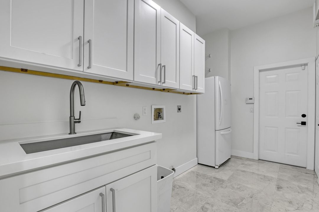 En Venta: $3,599,000 (4 camas, 3 baños, 3000 Pies cuadrados)