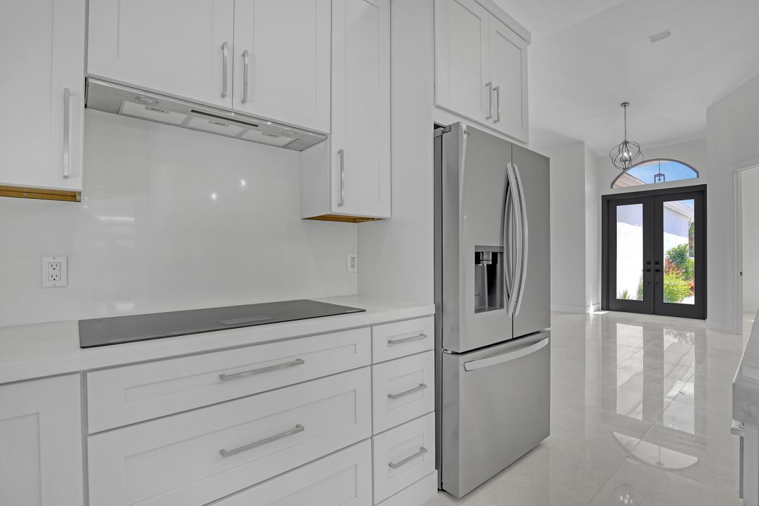 En Venta: $3,599,000 (4 camas, 3 baños, 3000 Pies cuadrados)