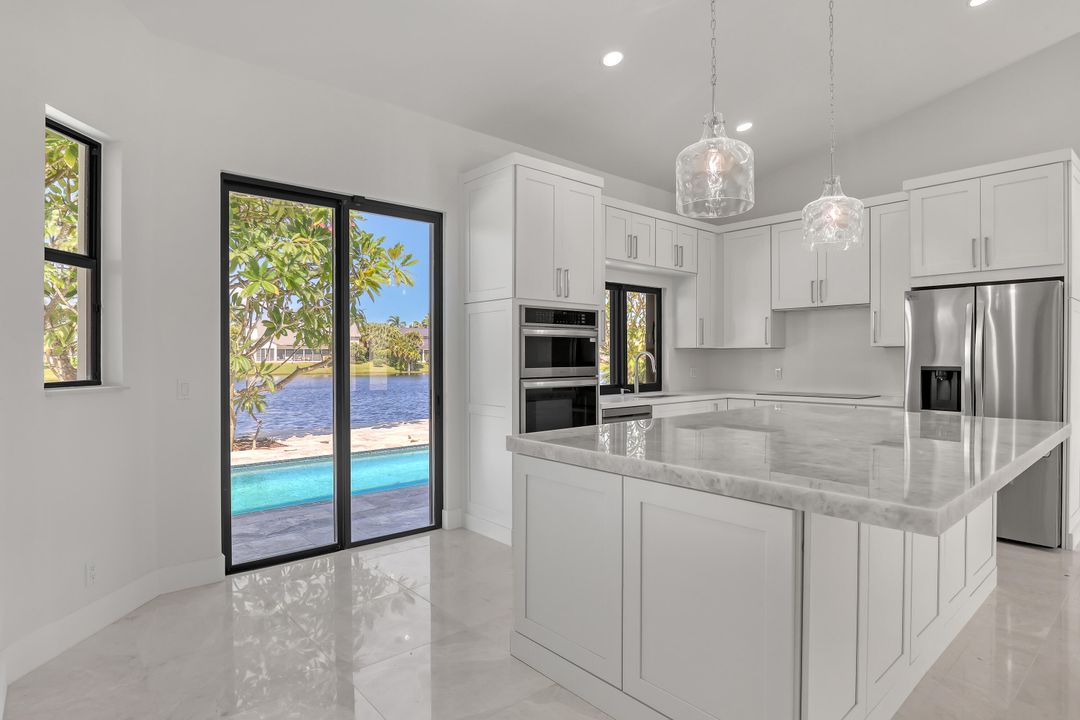 En Venta: $3,599,000 (4 camas, 3 baños, 3000 Pies cuadrados)