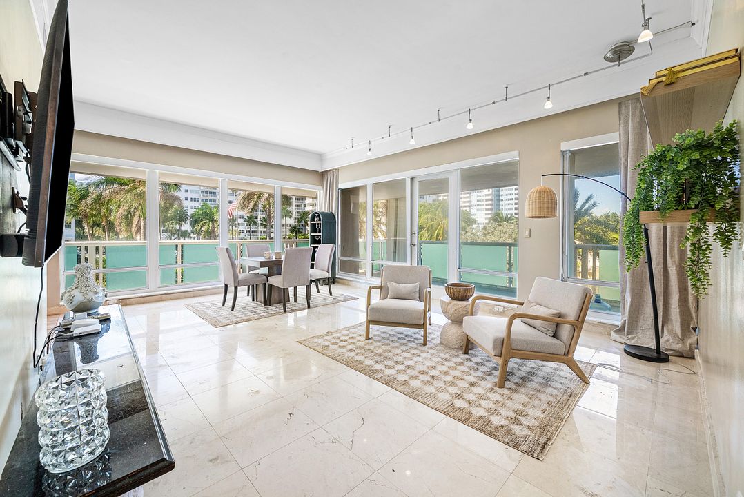 На продажу: $1,395,000 (4 спален, 4 ванн, 3003 Квадратных фут)