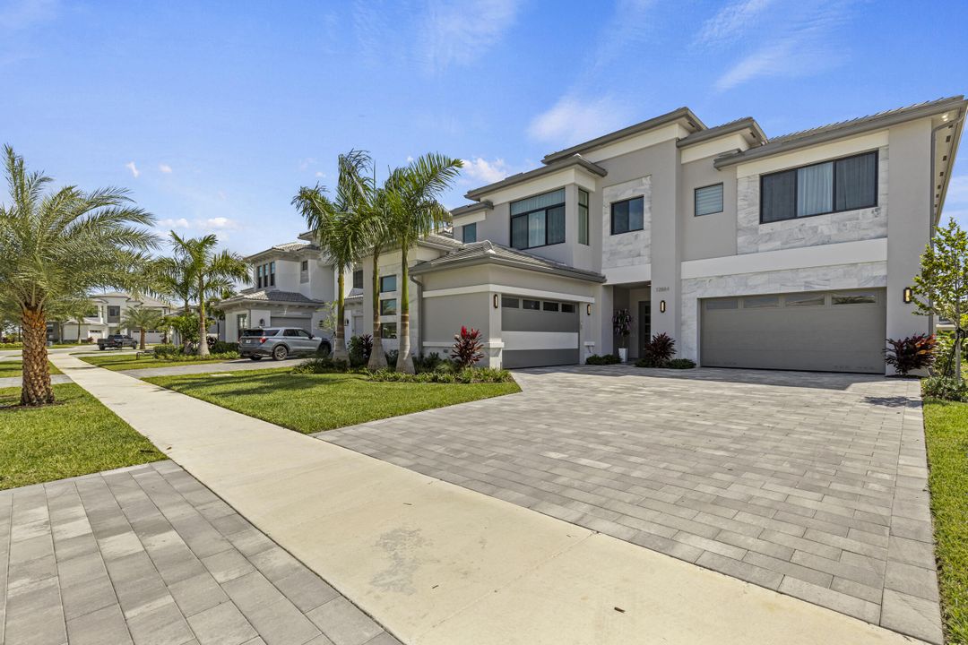 For Rent: $17,000 (6 beds, 6 baths, 5334 Square Feet)