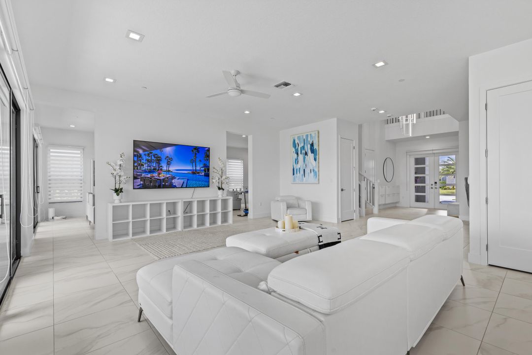 For Rent: $17,000 (6 beds, 6 baths, 5334 Square Feet)