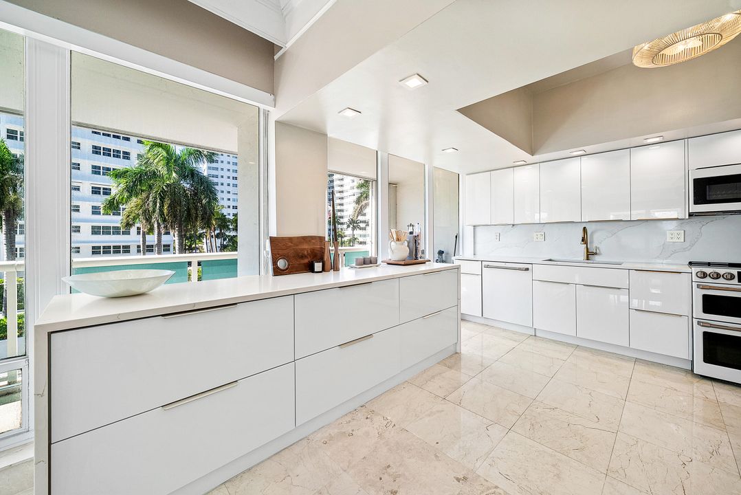 На продажу: $1,395,000 (4 спален, 4 ванн, 3003 Квадратных фут)