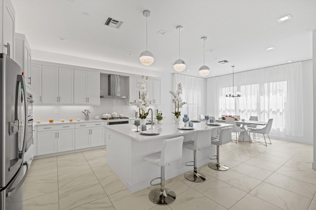 For Rent: $17,000 (6 beds, 6 baths, 5334 Square Feet)