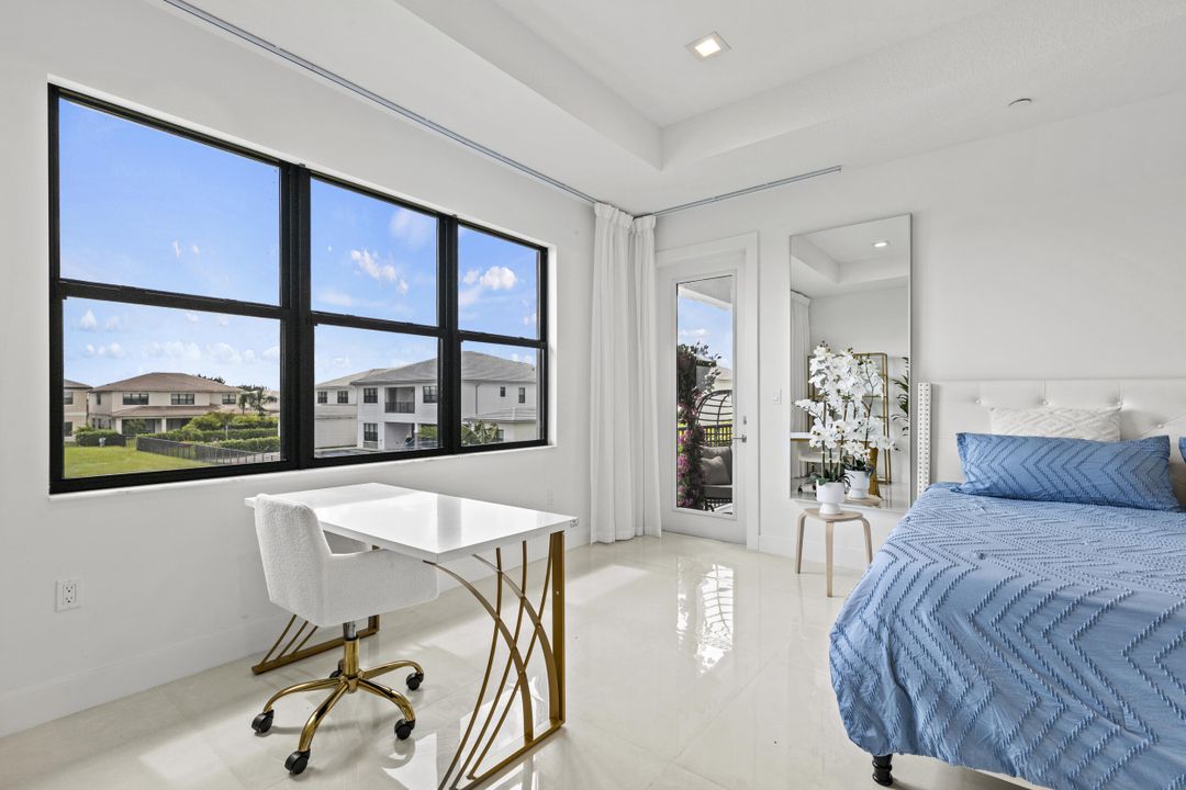 For Rent: $17,000 (6 beds, 6 baths, 5334 Square Feet)