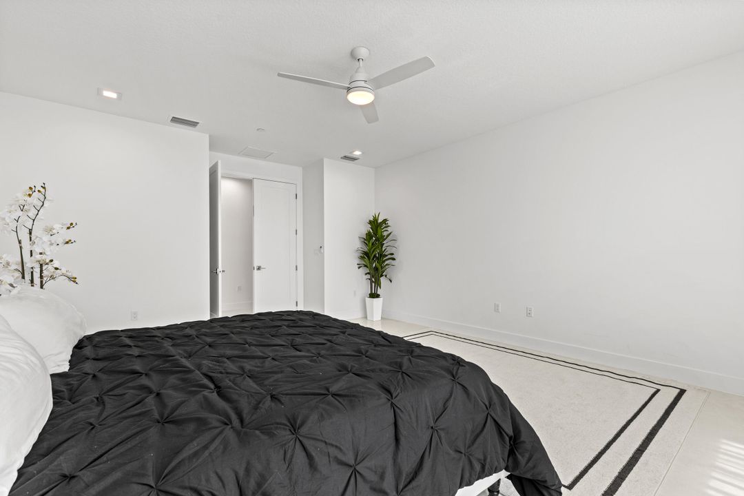 For Rent: $17,000 (6 beds, 6 baths, 5334 Square Feet)