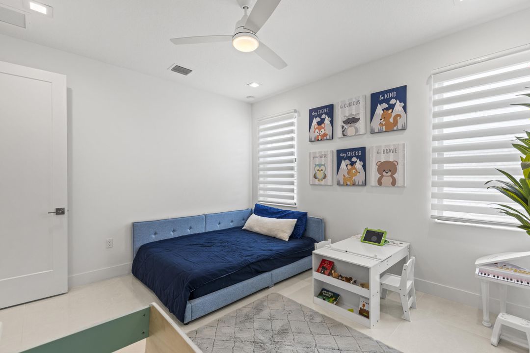 For Rent: $17,000 (6 beds, 6 baths, 5334 Square Feet)