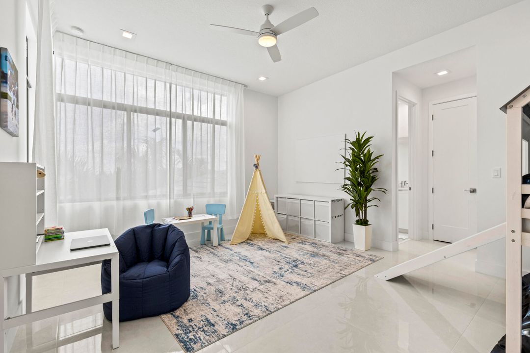 For Rent: $17,000 (6 beds, 6 baths, 5334 Square Feet)