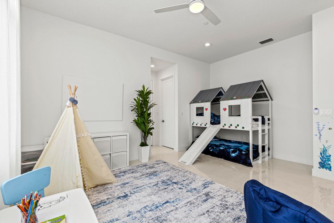 For Rent: $17,000 (6 beds, 6 baths, 5334 Square Feet)