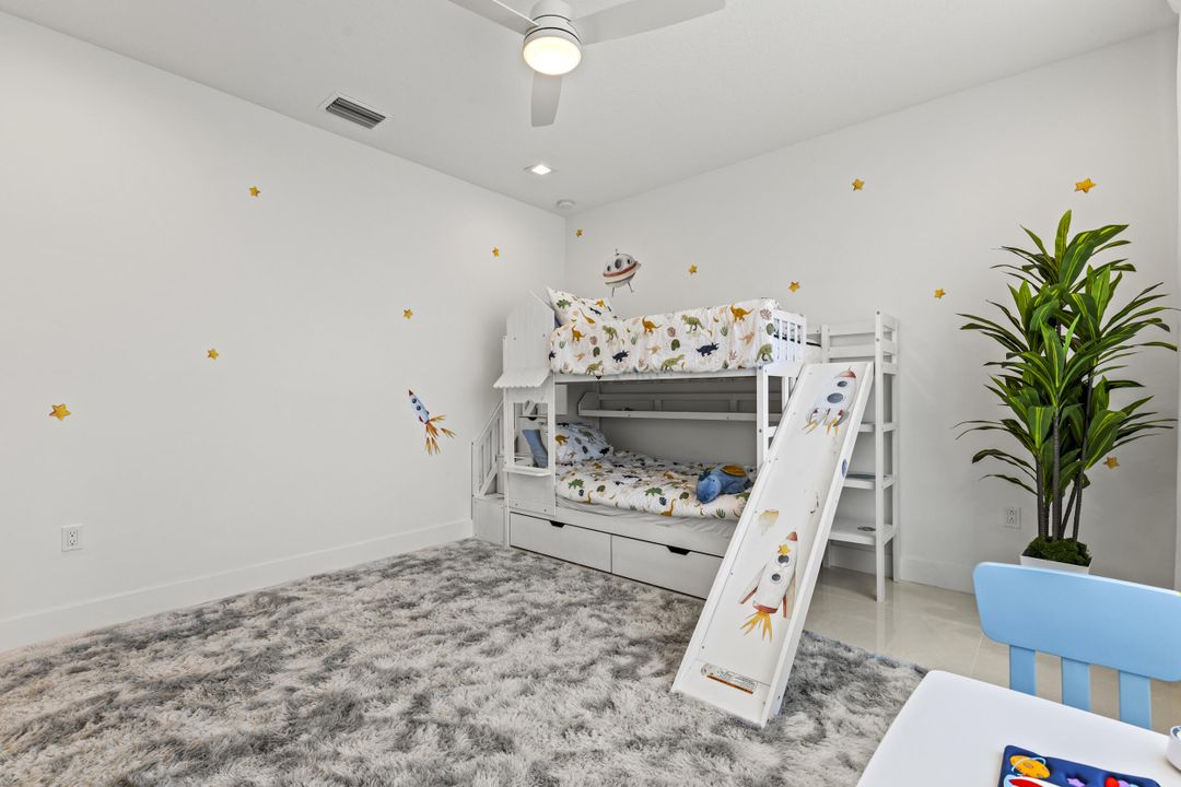 For Rent: $17,000 (6 beds, 6 baths, 5334 Square Feet)