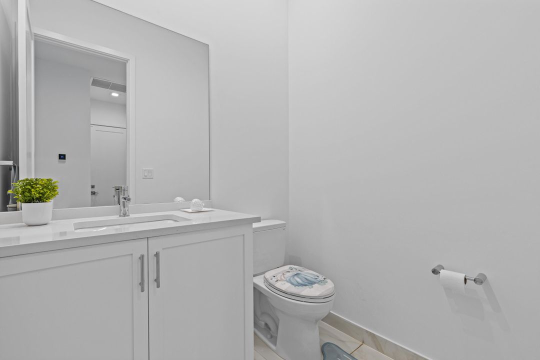 For Rent: $17,000 (6 beds, 6 baths, 5334 Square Feet)