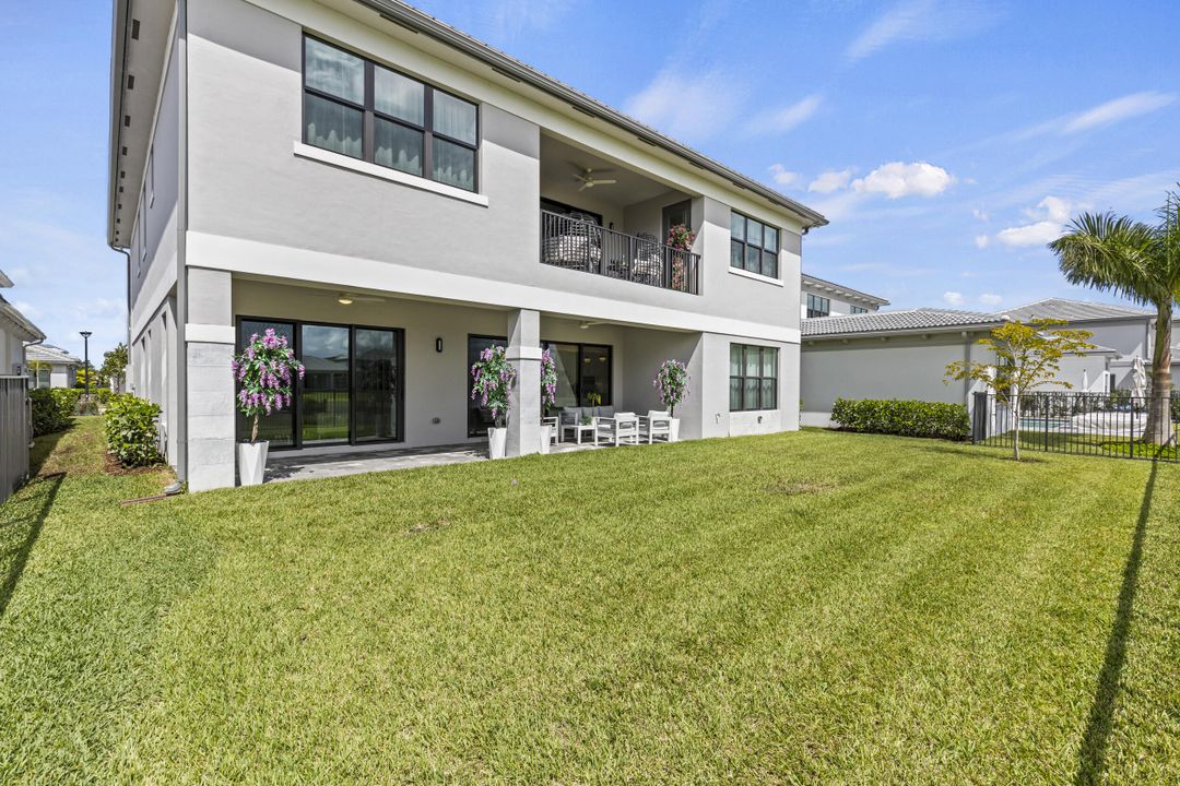 For Rent: $17,000 (6 beds, 6 baths, 5334 Square Feet)