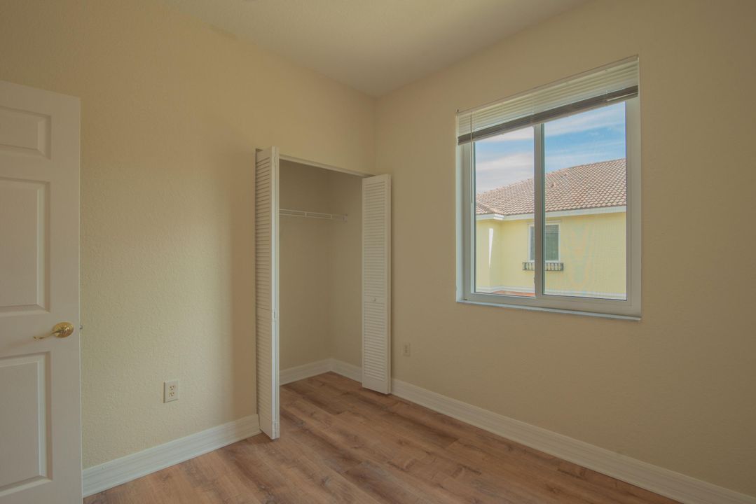 В аренду: $2,200 (3 спален, 2 ванн, 1427 Квадратных фут)