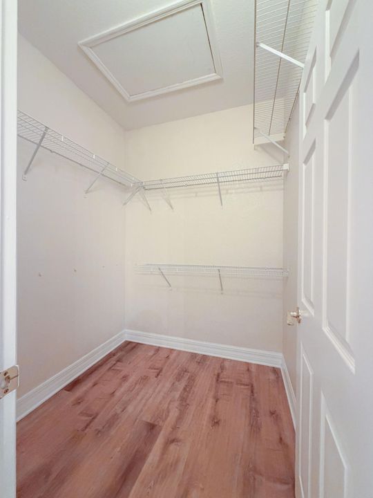 В аренду: $2,200 (3 спален, 2 ванн, 1427 Квадратных фут)