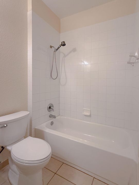 В аренду: $2,200 (3 спален, 2 ванн, 1427 Квадратных фут)