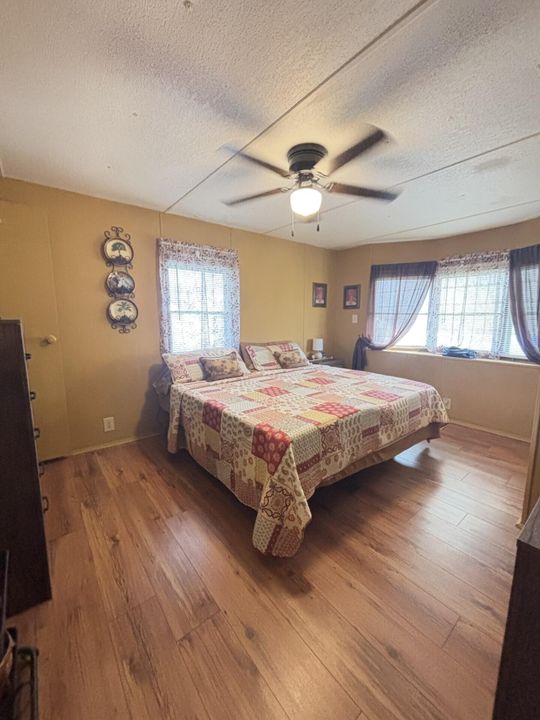 For Sale: $65,000 (2 beds, 2 baths, 984 Square Feet)