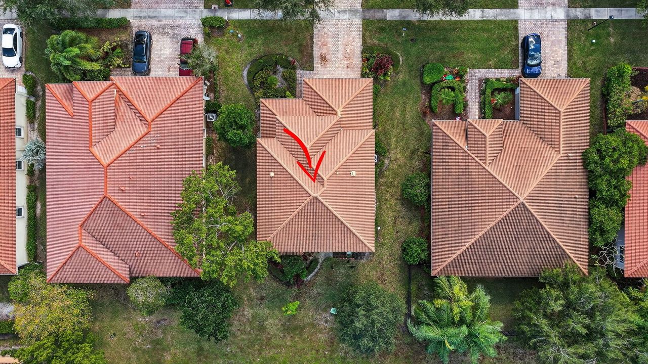 For Sale: $635,000 (4 beds, 2 baths, 2592 Square Feet)