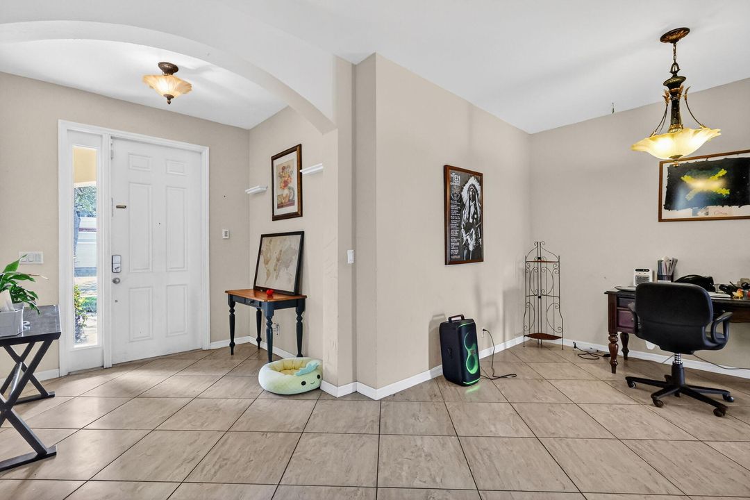 For Sale: $635,000 (4 beds, 2 baths, 2592 Square Feet)