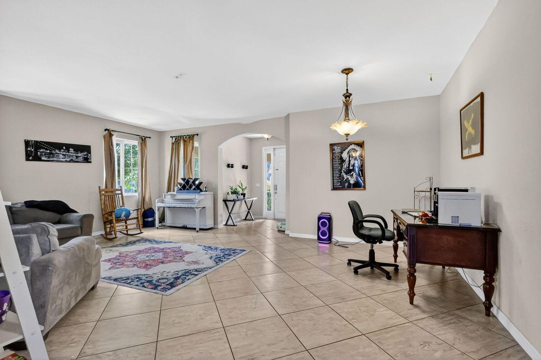 For Sale: $635,000 (4 beds, 2 baths, 2592 Square Feet)