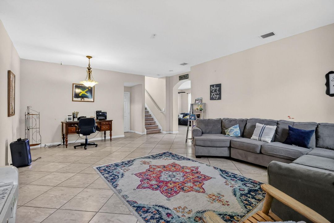 For Sale: $635,000 (4 beds, 2 baths, 2592 Square Feet)