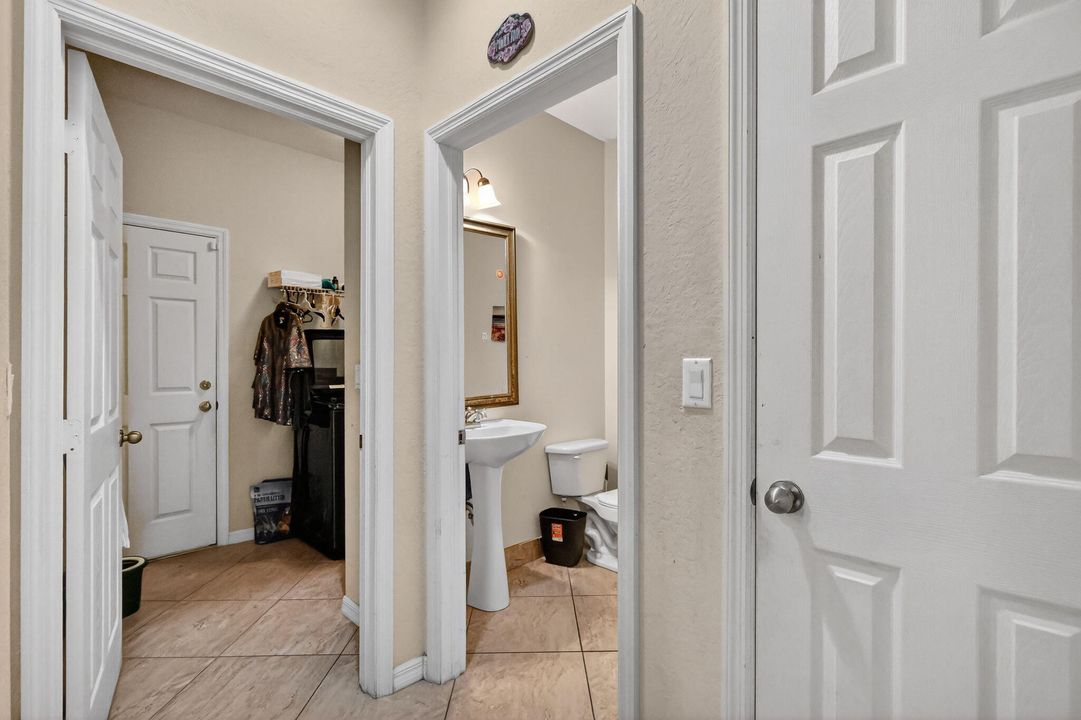 For Sale: $635,000 (4 beds, 2 baths, 2592 Square Feet)