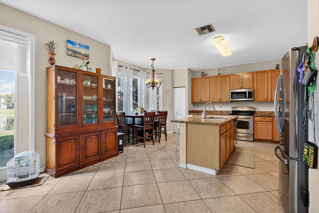 For Sale: $635,000 (4 beds, 2 baths, 2592 Square Feet)