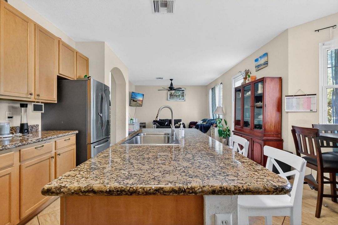 For Sale: $635,000 (4 beds, 2 baths, 2592 Square Feet)