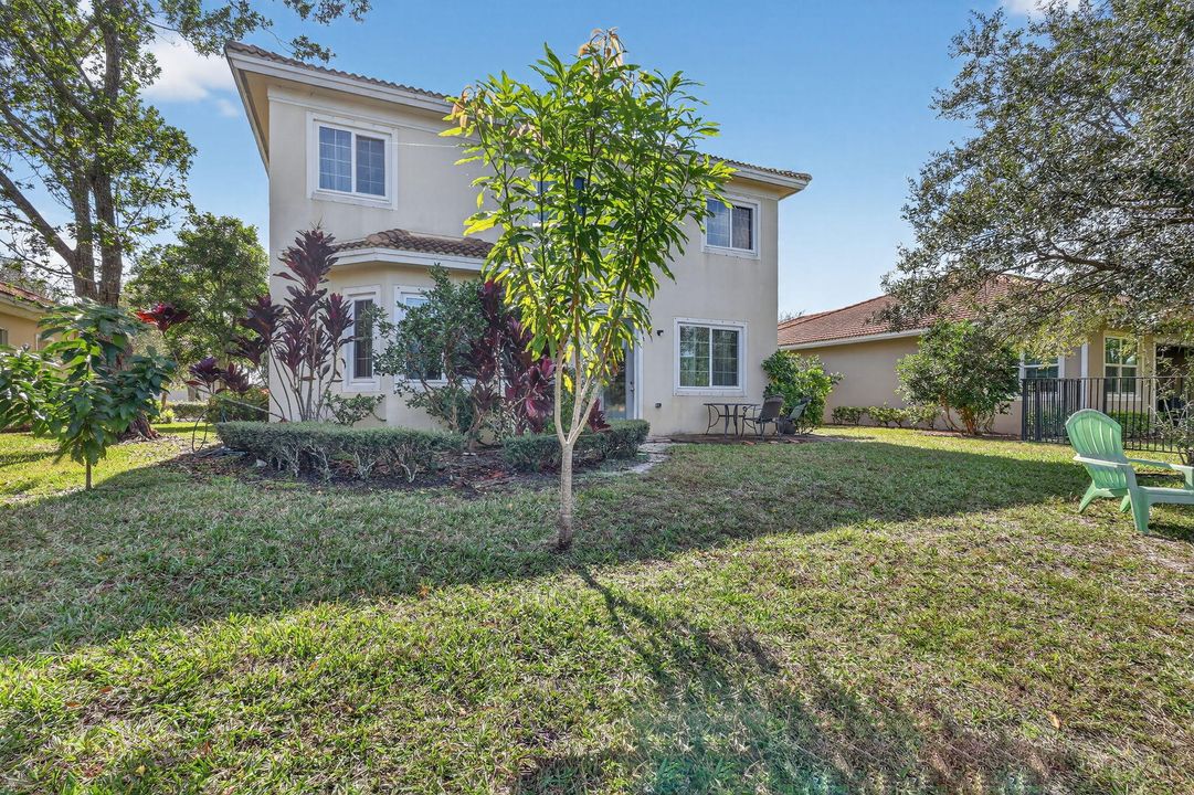 For Sale: $635,000 (4 beds, 2 baths, 2592 Square Feet)