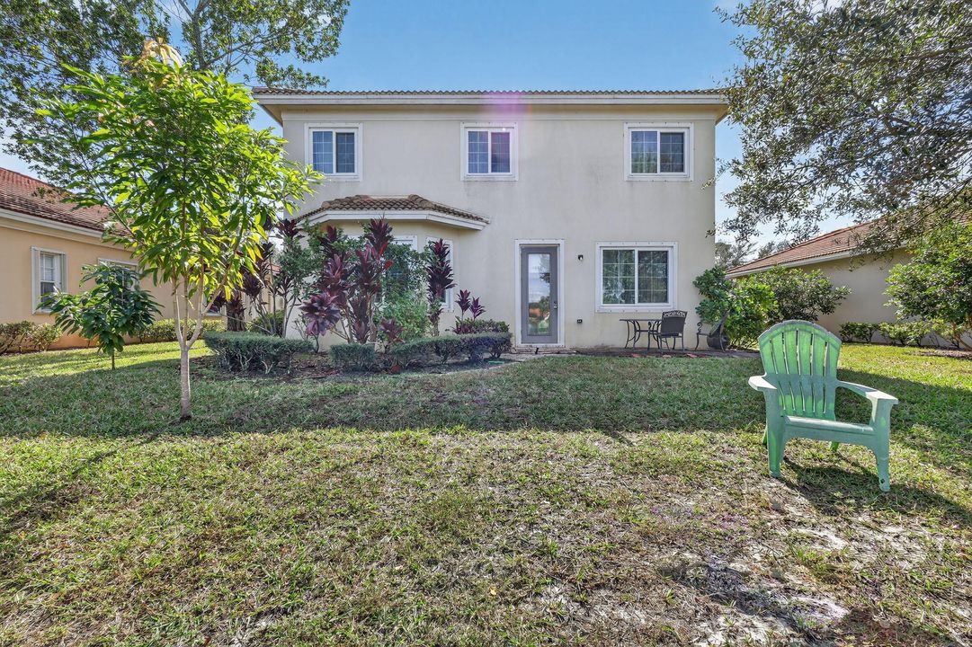 For Sale: $635,000 (4 beds, 2 baths, 2592 Square Feet)