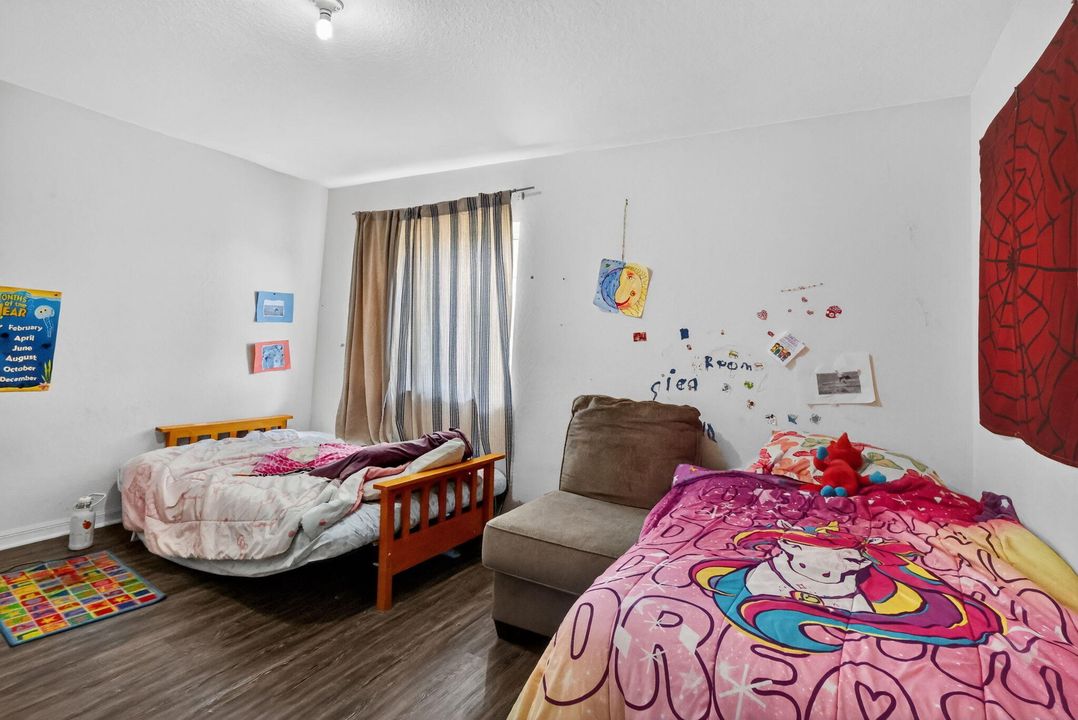 For Sale: $635,000 (4 beds, 2 baths, 2592 Square Feet)