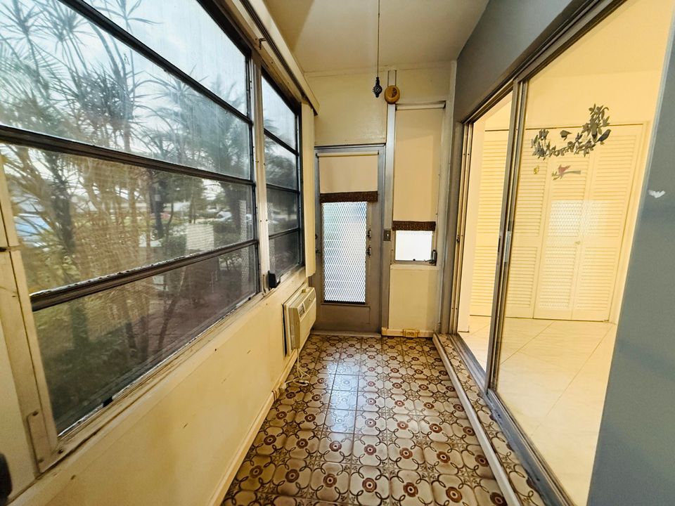 На продажу: $65,000 (1 спален, 1 ванн, 570 Квадратных фут)