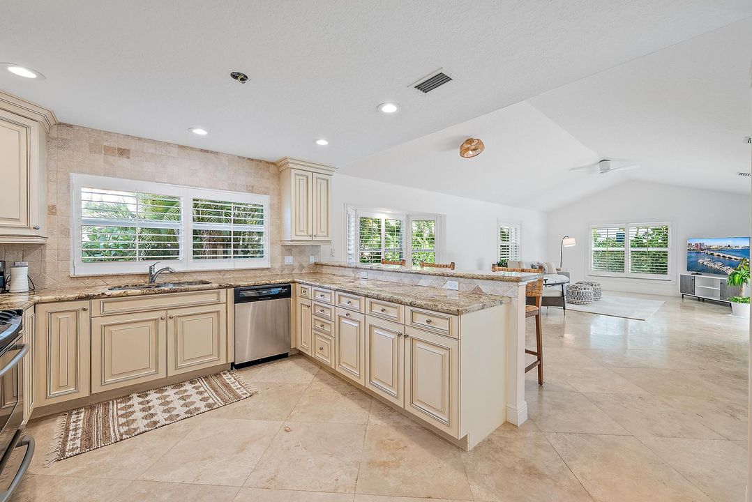 В аренду: $11,000 (3 спален, 2 ванн, 2586 Квадратных фут)