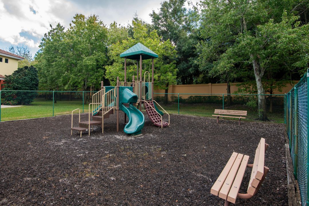 В аренду: $2,200 (3 спален, 2 ванн, 1427 Квадратных фут)