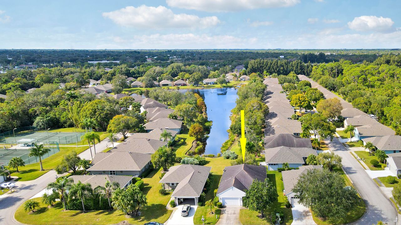 Activo con contrato: $297,000 (3 camas, 2 baños, 1800 Pies cuadrados)