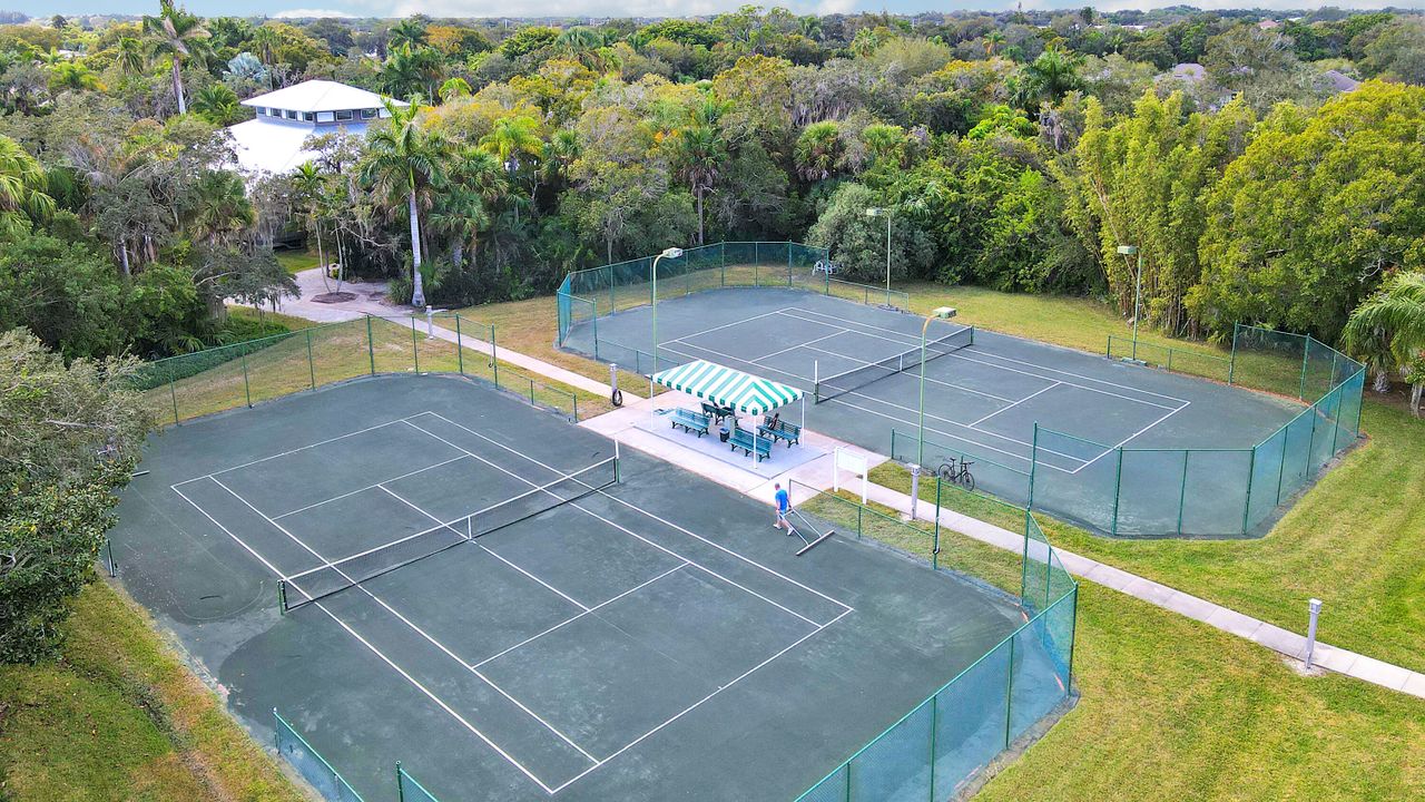 Activo con contrato: $297,000 (3 camas, 2 baños, 1800 Pies cuadrados)