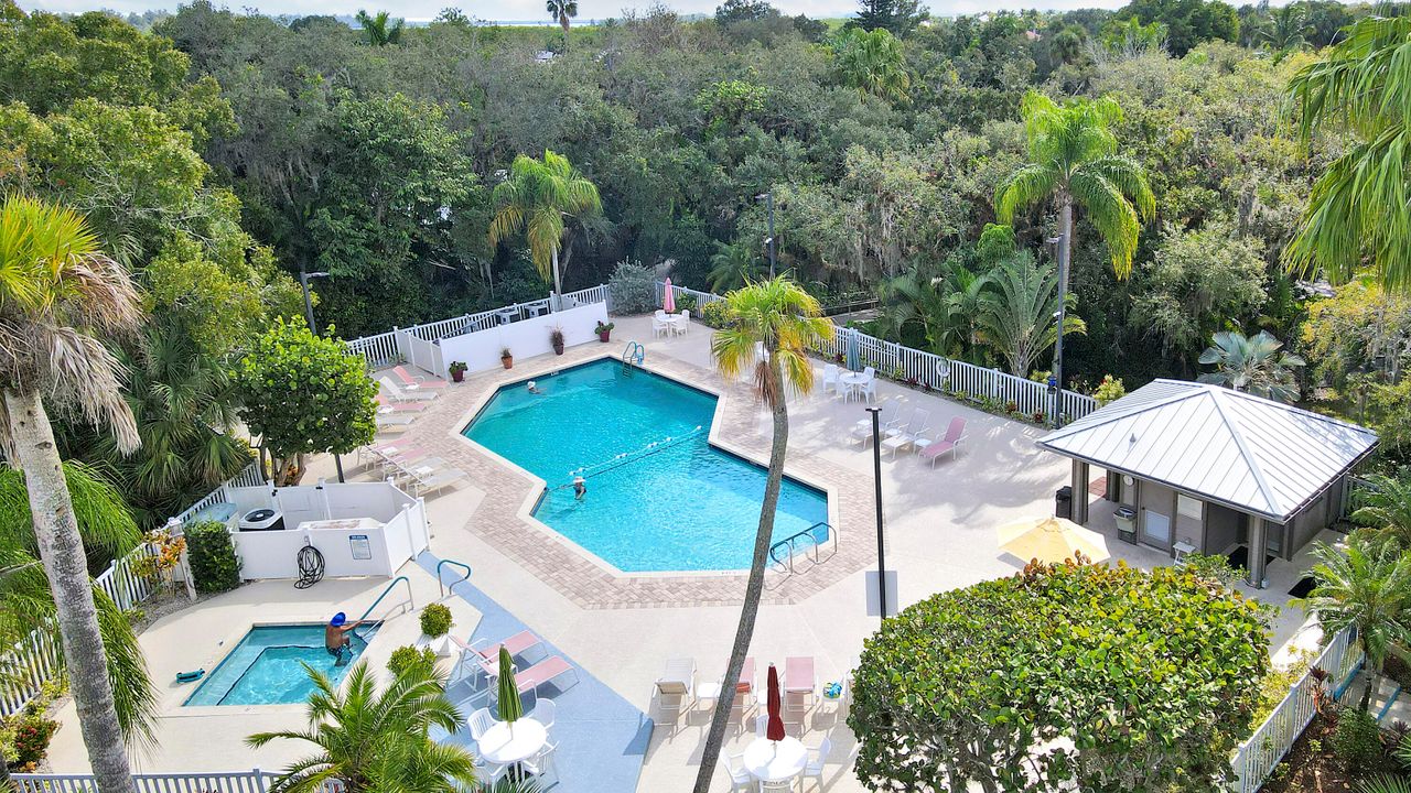 Activo con contrato: $297,000 (3 camas, 2 baños, 1800 Pies cuadrados)