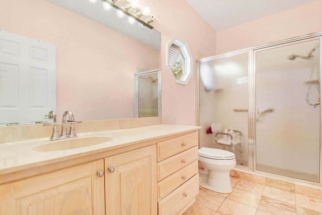 Activo con contrato: $297,000 (3 camas, 2 baños, 1800 Pies cuadrados)