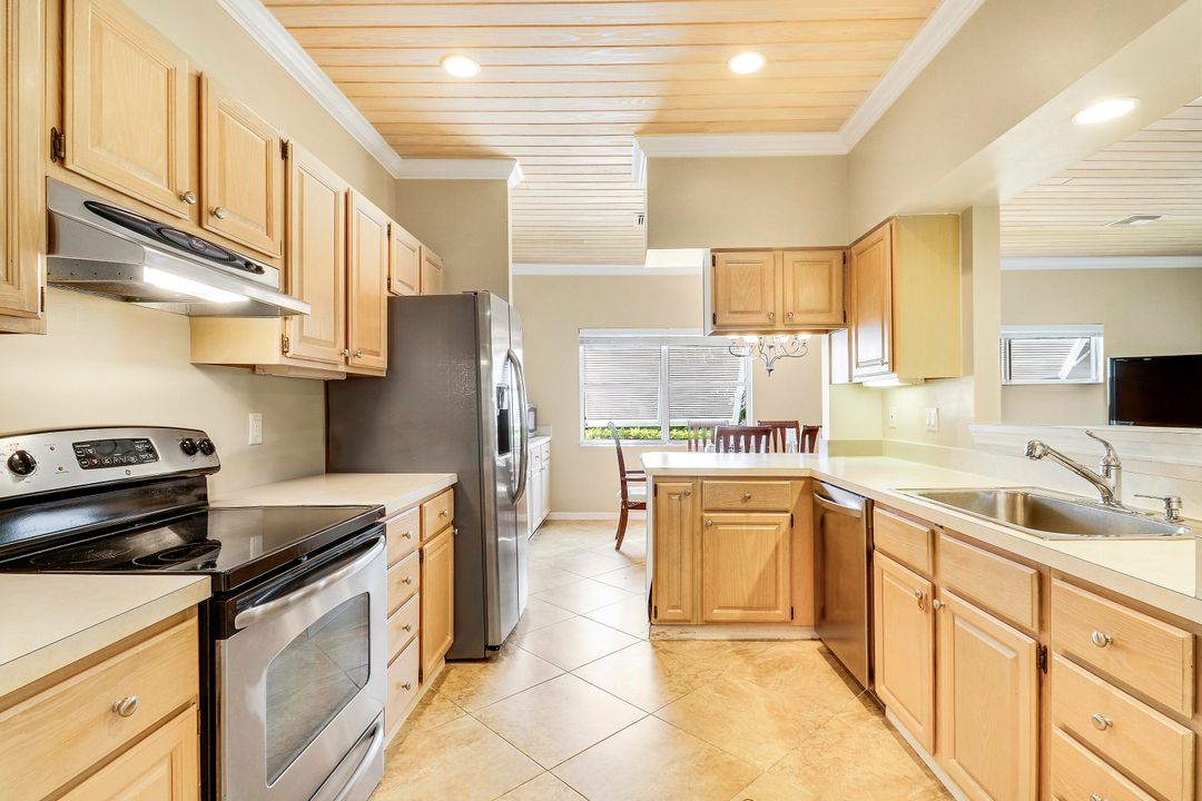 Activo con contrato: $297,000 (3 camas, 2 baños, 1800 Pies cuadrados)