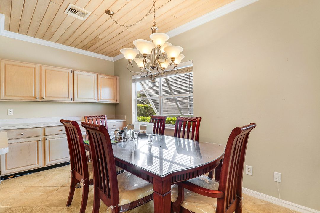 Activo con contrato: $297,000 (3 camas, 2 baños, 1800 Pies cuadrados)