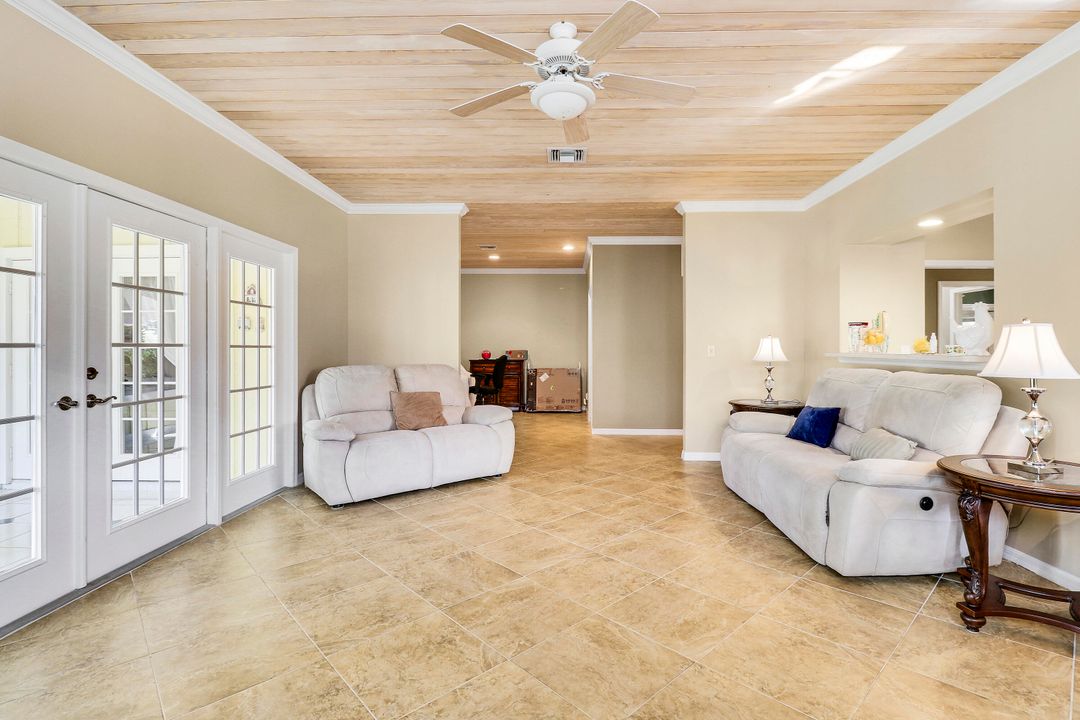 Activo con contrato: $297,000 (3 camas, 2 baños, 1800 Pies cuadrados)